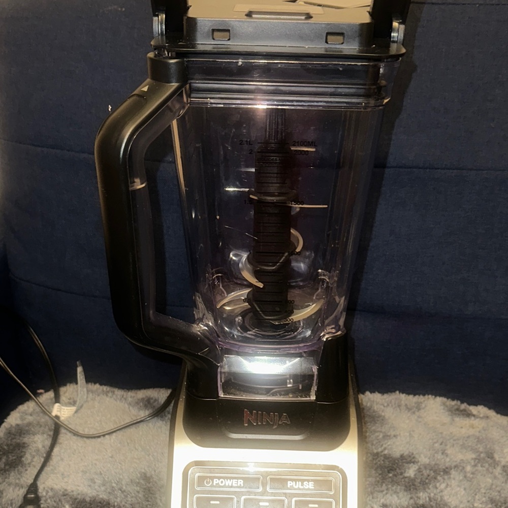 Ninja Black and Silver High-Performance Blender